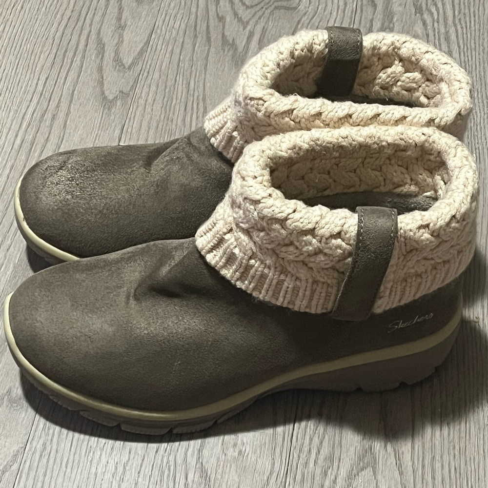 Skechers Relaxed Fit: Easy Going - Cozy Weather Pull-On Ankle Boots,
9.5 - Picture 4 of 12